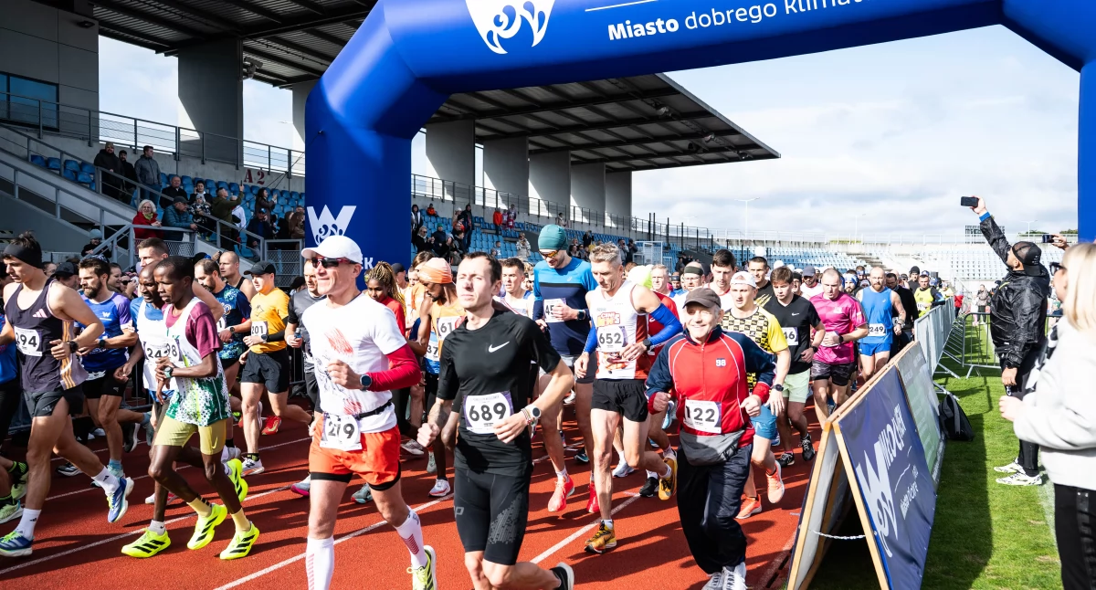 Biegi, Włocławek Półmaraton rekord frekwencji dominacja Kenijczyków [ZDJĘCIA] - zdjęcie, fotografia