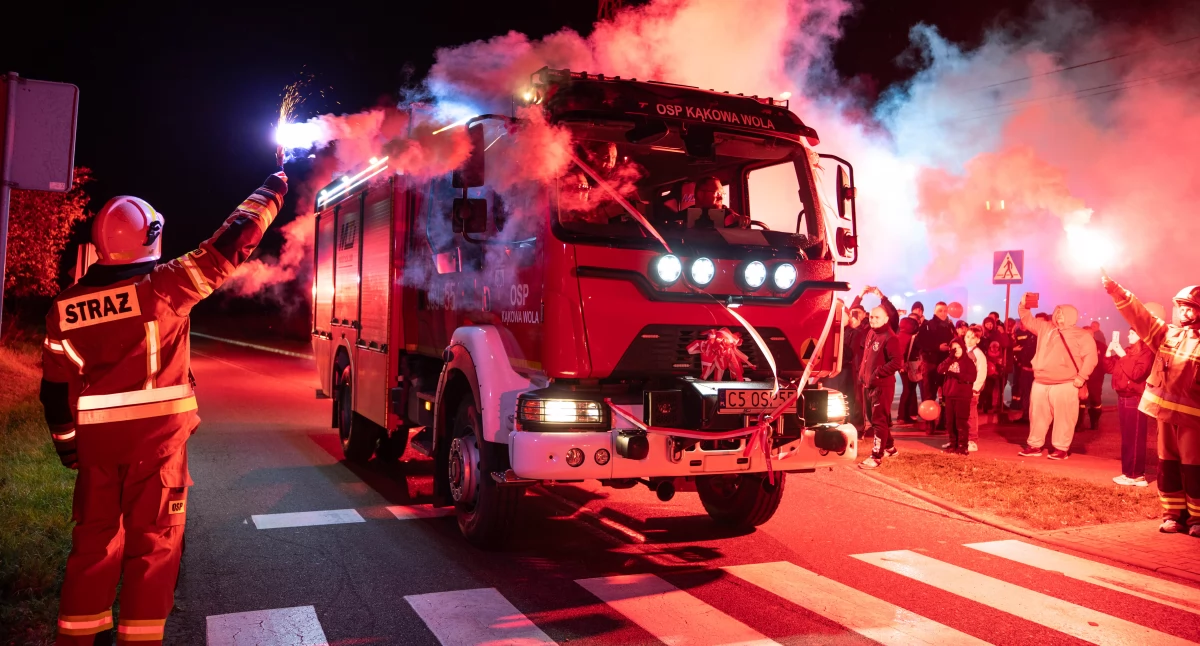 Pożary interwencje straży , Powitanie nowego strażackiego Kąkowa Wielka remizą gminie Brześć Kujawski! - zdjęcie, fotografia