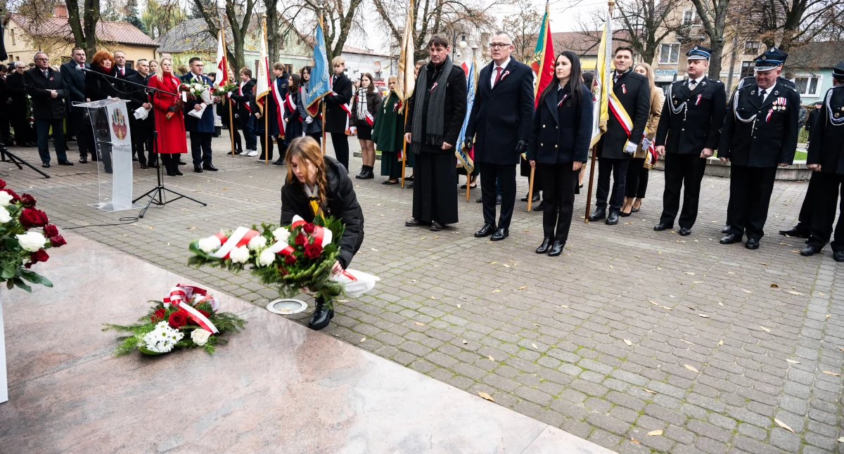 Święta państwowe i religijne, Święto Niepodległości Brześciu Kujawskim program uroczystości koncert - zdjęcie, fotografia