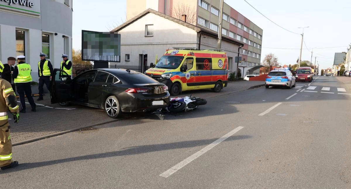 Wypadki drogowe, Zderzenie motocyklem Motocyklista trafił szpitala - zdjęcie, fotografia
