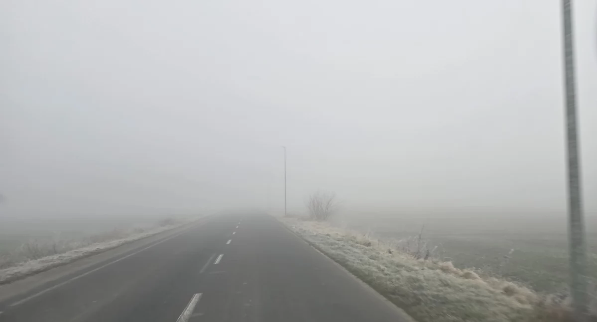 Pogoda, ostrzega gęsta mgła Włocławkiem powiatem włocławskim - zdjęcie, fotografia