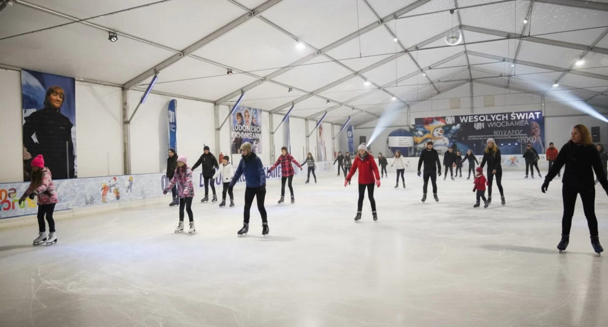 Rozrywka, Oficjalne otwarcie lodowiska Włocławku Start sezonu piątek - zdjęcie, fotografia