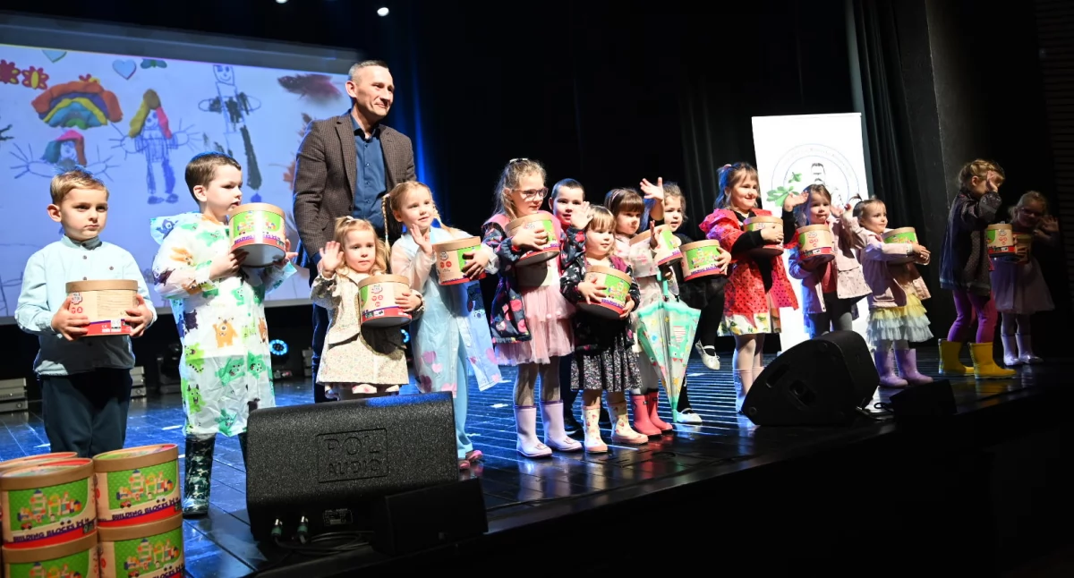 Szkoły podstawowe, Razem dzieci konferencja emocjach Brześciu Kujawskim - zdjęcie, fotografia