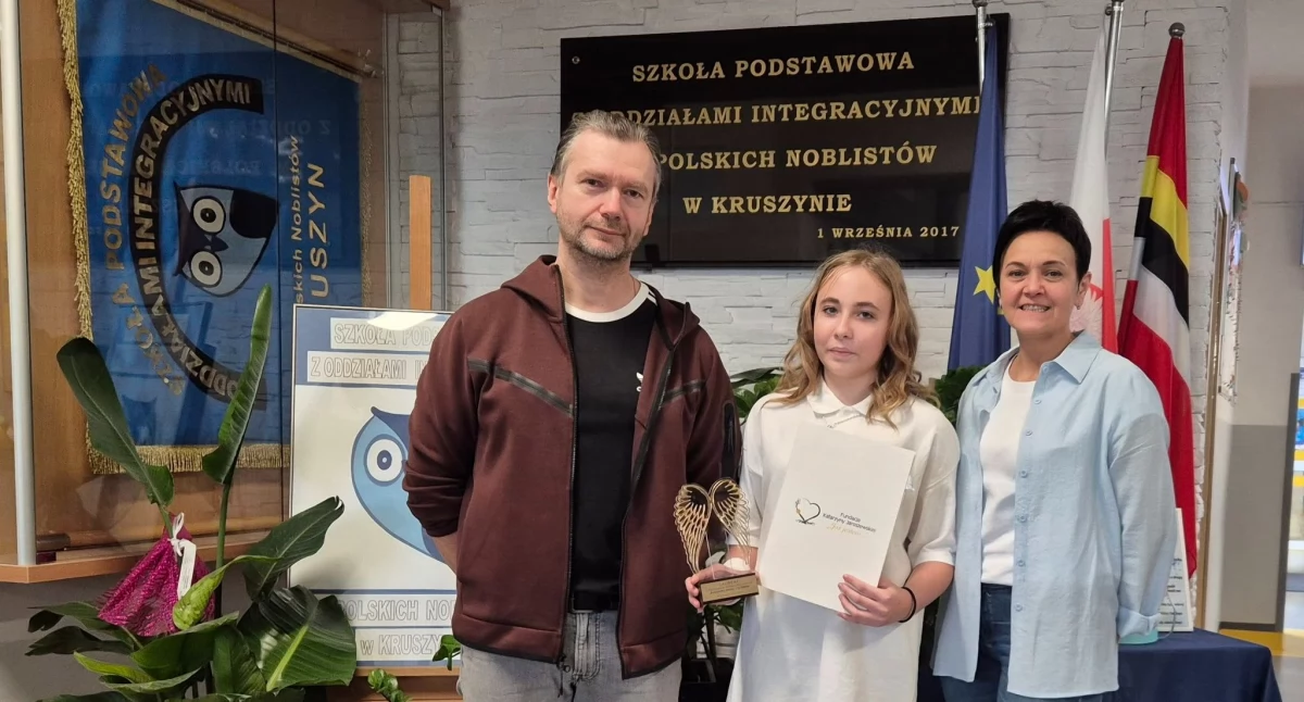 Szkoły podstawowe, Sukces młodych recytatorów Kruszyna szkolna reprezentacja wyróżniają ogólnopolskiej scenie - zdjęcie, fotografia