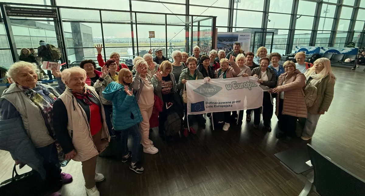 Ludzie_, Włocławscy seniorzy odkrywają Hiszpanię kompetencje - zdjęcie, fotografia