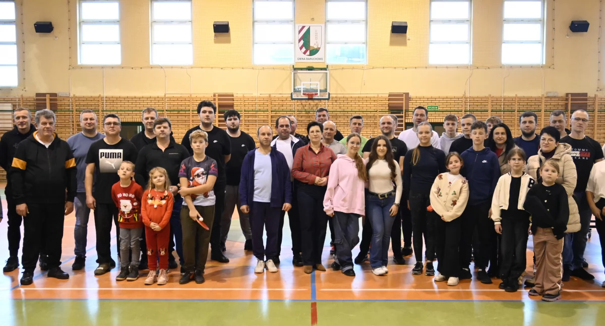 Tenis , Mikołajkowy Turniej Tenisa Stołowego Baruchowie Sportowe emocje świąteczna atmosfera [ZDJĘCIA] - zdjęcie, fotografia