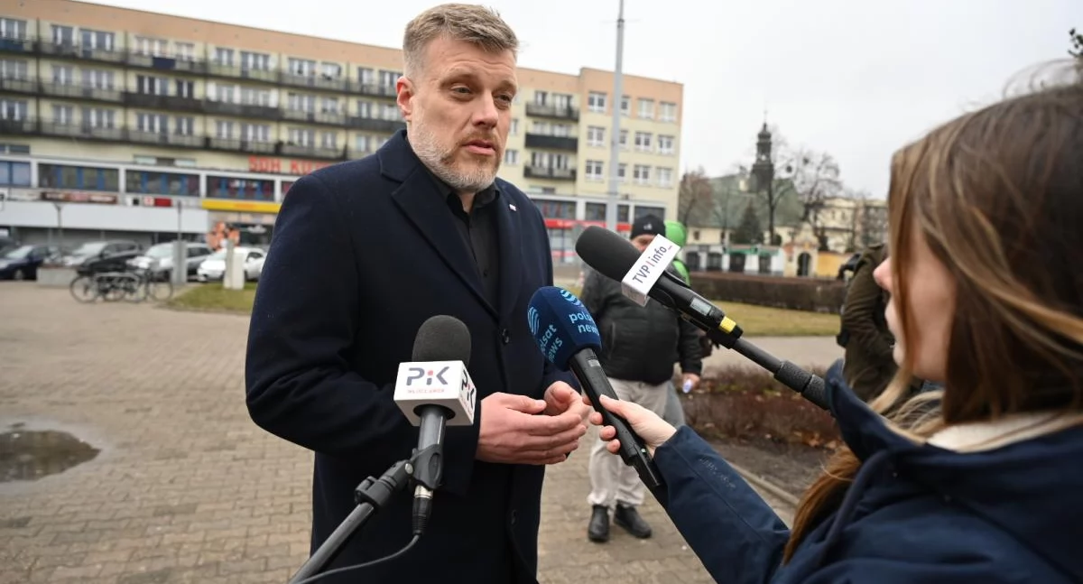 Polityka, Adrian Zandberg zatrzyma Włocławku TurboPolska rozmowach atomie przyszłości miasta kraju - zdjęcie, fotografia