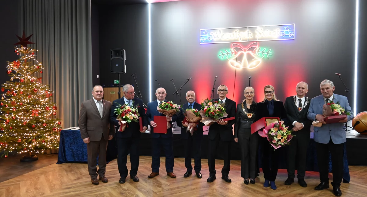 Inwestycje, Świąteczna sesja Gminy Włocławek Budżet lokalne wyróżnienia Kruszynie - zdjęcie, fotografia