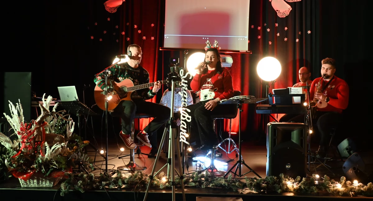 Koncerty, Koncert świąteczny Centrum Integracji Wiejskiej Smólniku - zdjęcie, fotografia