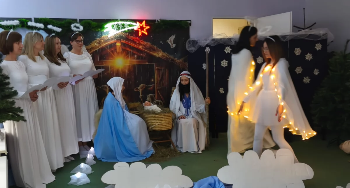 Polecamy, Jasełka sercem zaangażowaniem Nauczyciele Przedszkola Chodczu pokazali budować świąteczną atmosferę - zdjęcie, fotografia