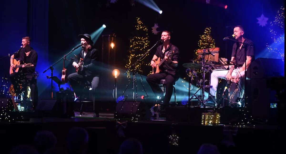 Koncerty, Pectus Lubaniu Koncert świąteczne spotkanie mieszkańców - zdjęcie, fotografia