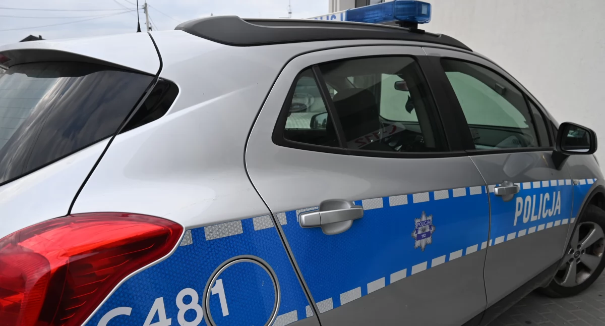 Policja - komunikaty policyjne, letnia dziewczyna trafiła szpitala upadku wiaduktu - zdjęcie, fotografia