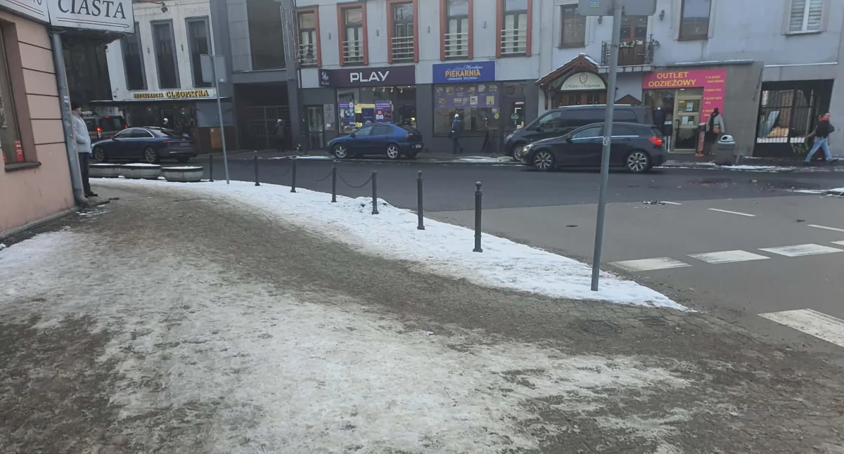 Zdjęcia z sytuacji w zakresie odśnieżania w centrum Włocławka z dnia 5 stycznia 2026 roku