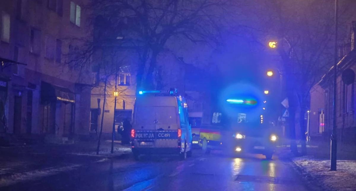 Wypadki drogowe, letni kierowca Renault potrącił pieszego Włocławku Policja prowadzi postępowanie - zdjęcie, fotografia