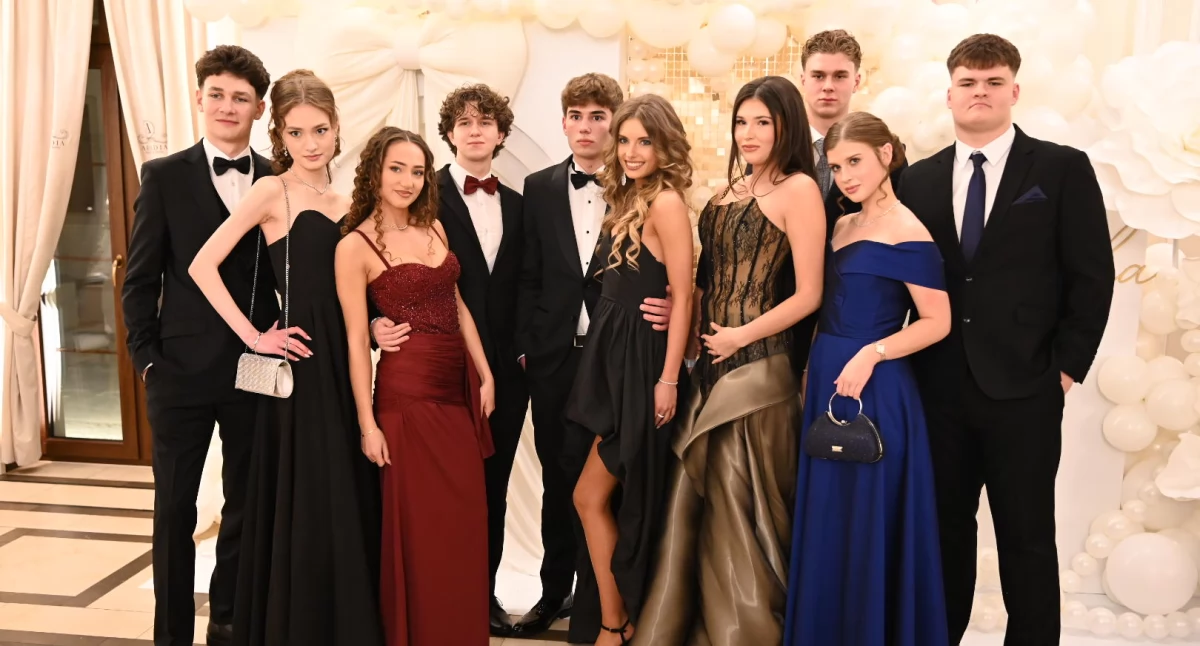 Studniówki, Studniówki Włocławek Włocławek Radziejowie - zdjęcie, fotografia