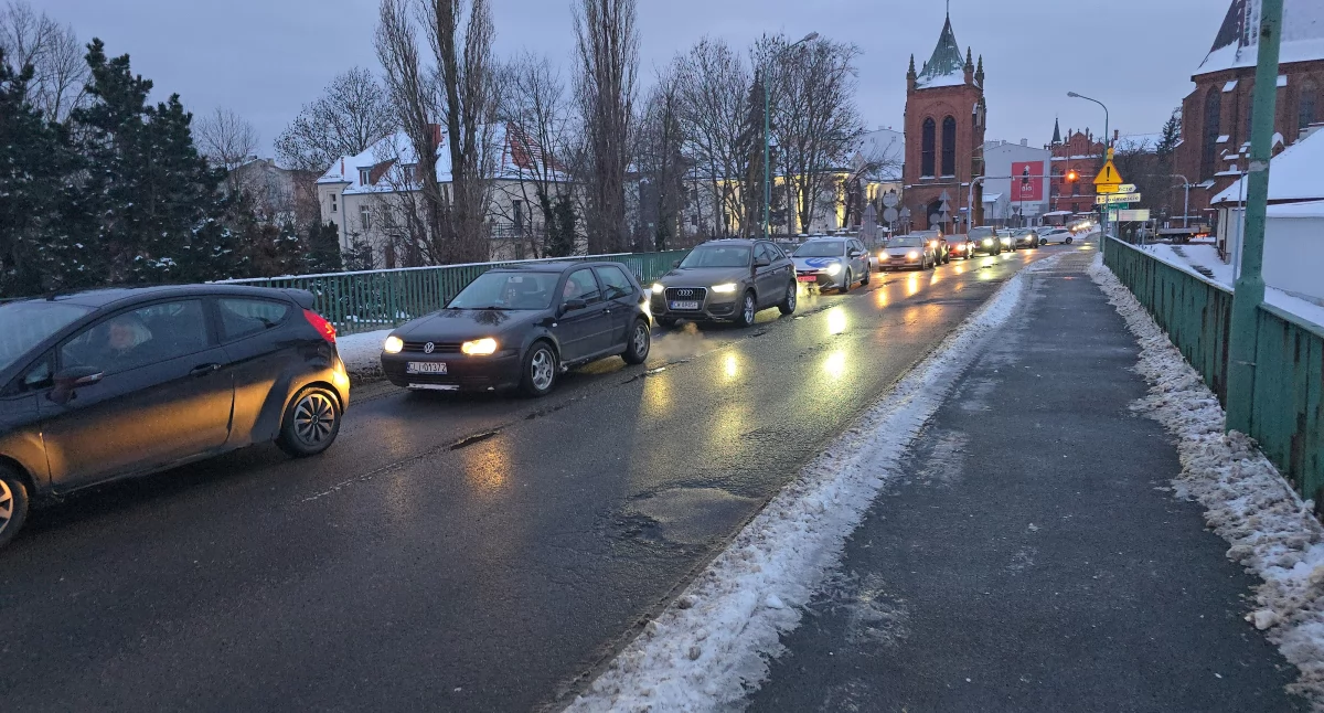 Inwestycje, Remont mostu który paraliżuje Włocławek potrwa miesięcy dłużej Prezydent wyjaśnia - zdjęcie, fotografia