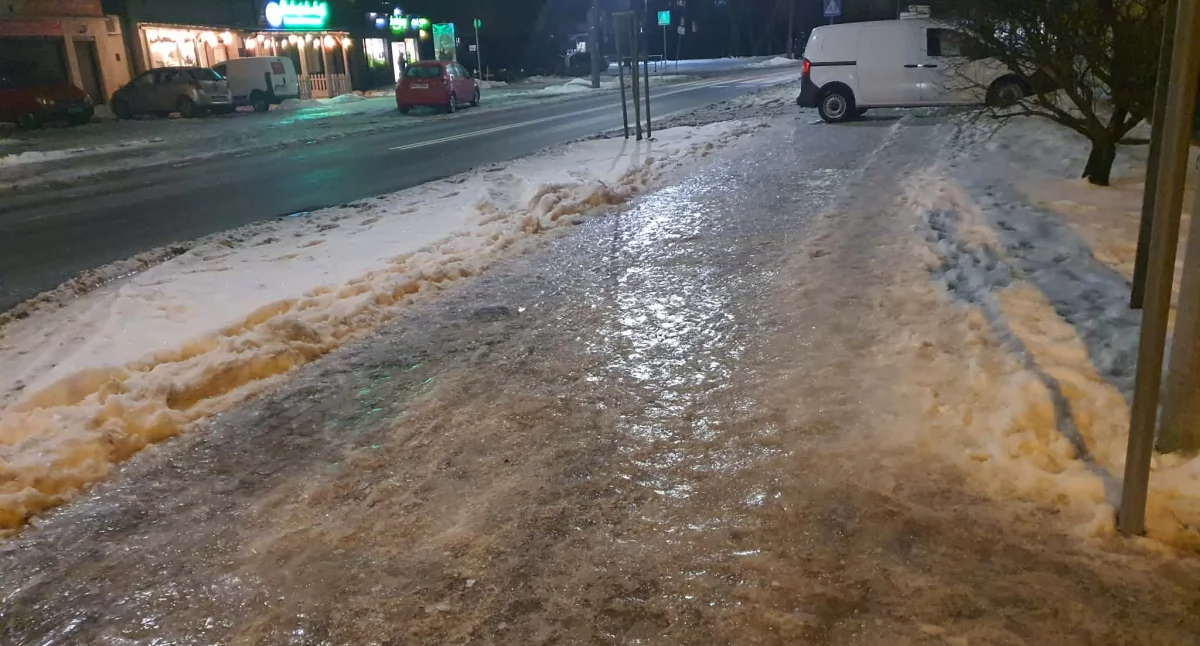 Zdrowie i uroda, dała znaki pieszym pacjentów Włocławku - zdjęcie, fotografia
