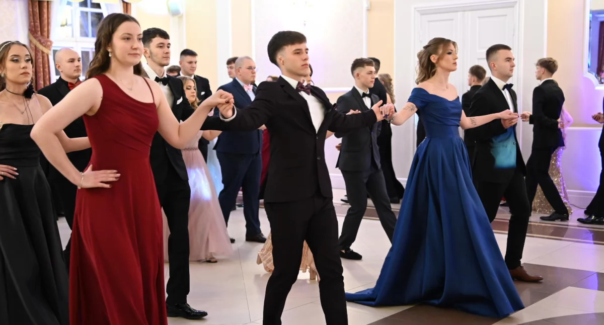 Studniówki, Studniówki Włocławek Zespół Szkół Akademickich - zdjęcie, fotografia