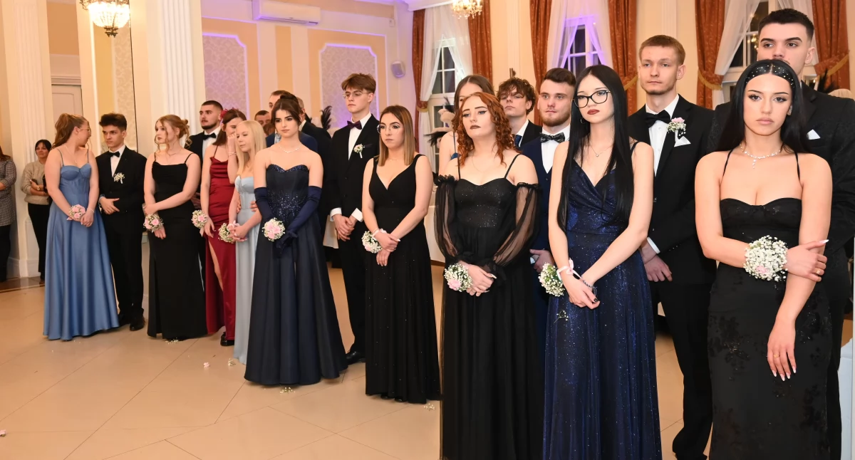 Studniówki, Studniówki Włocławek Zespół Szkół Technicznych - zdjęcie, fotografia