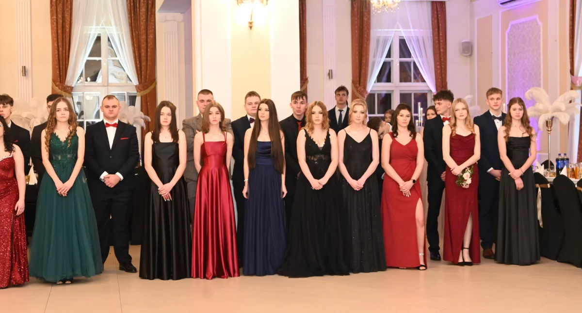 Studniówki, Studniówka Zespołu Szkół Kowalu [ZDJĘCIA] - zdjęcie, fotografia