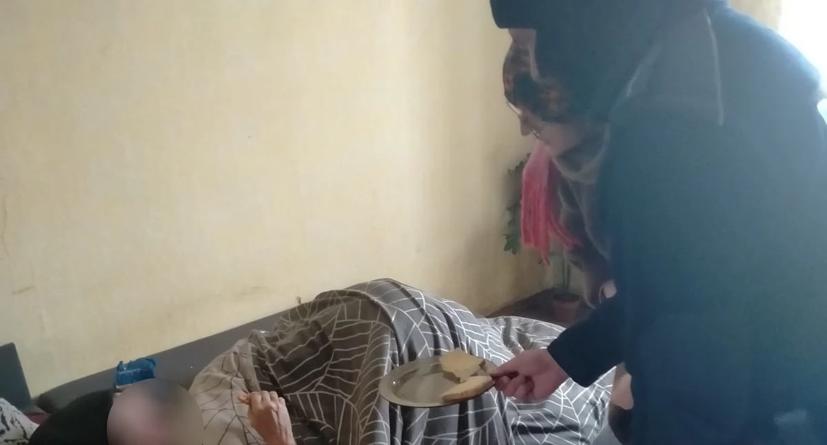 Policja - komunikaty policyjne, Wołał pomoc wyziębionego mieszkania Sąsiedzi zaalarmowali służby - zdjęcie, fotografia