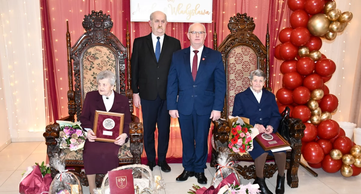 Ludzie_, Lubraniec uczcił podwójny jubileusz bliźniaczek - zdjęcie, fotografia