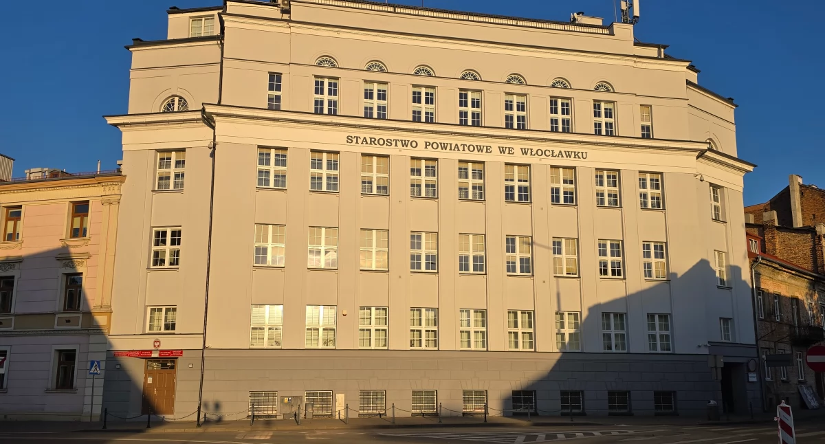 Rynek pracy, Praca Włocławek ostatnie godziny złożenie dokumentów Starostwie - zdjęcie, fotografia