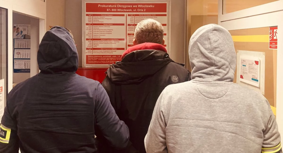 Policja - komunikaty policyjne, Pornografia dziecięca sprzedaż nielegalnego oprogramowanie przez latka - zdjęcie, fotografia