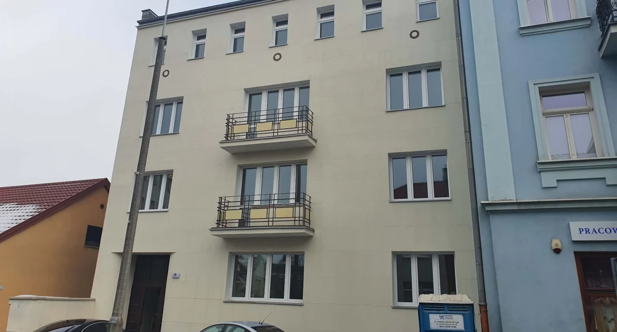 Urząd Miasta, Włocławek chętnych jedno mieszkanie Jutro odbiór kamienicy Brzeskiej Szczegóły naboru decyzji ratusza - zdjęcie, fotografia