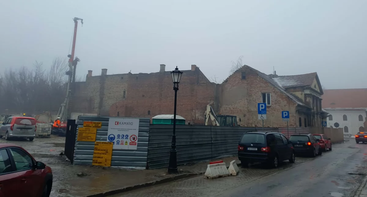 Inwestycje, Cztery bloki powstają Cygance Włocławku Zobacz dzieje ogrodzeniem - zdjęcie, fotografia