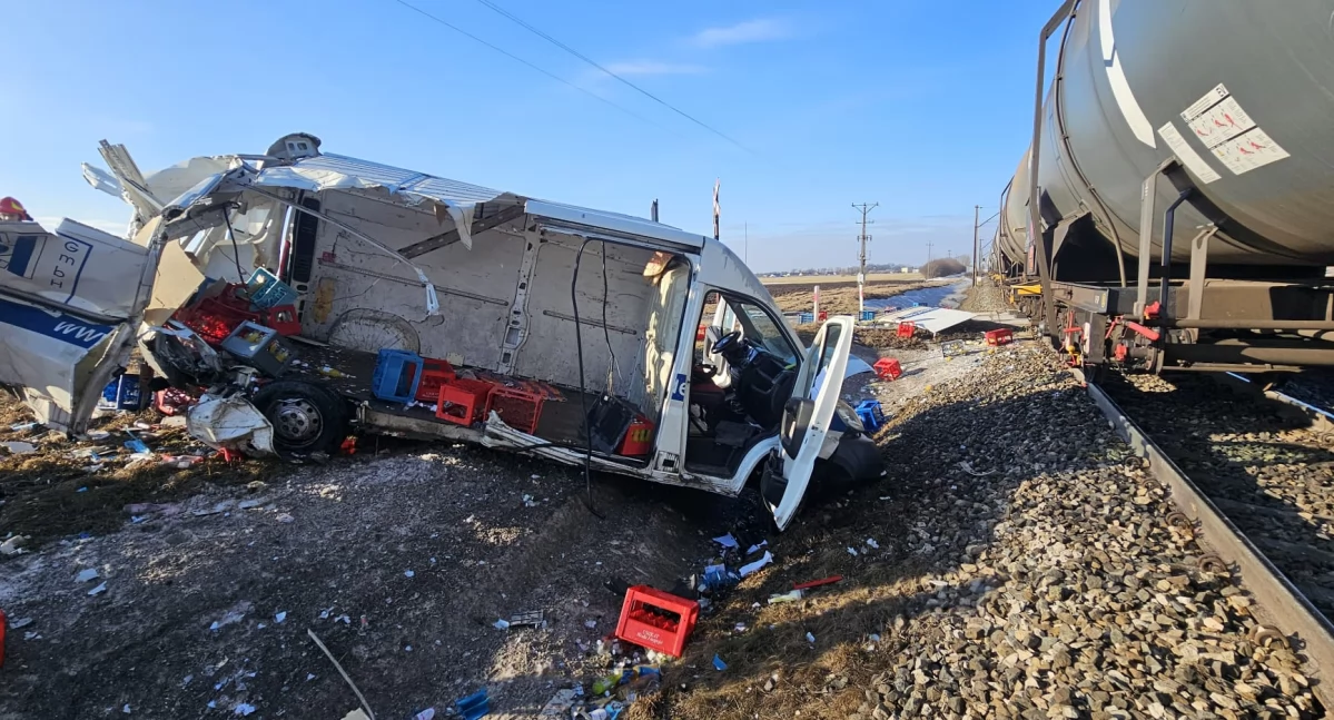 Wypadki drogowe, wjechał pociąg paliwem Bardzo groźny wypadek powiecie radziejowskim - zdjęcie, fotografia