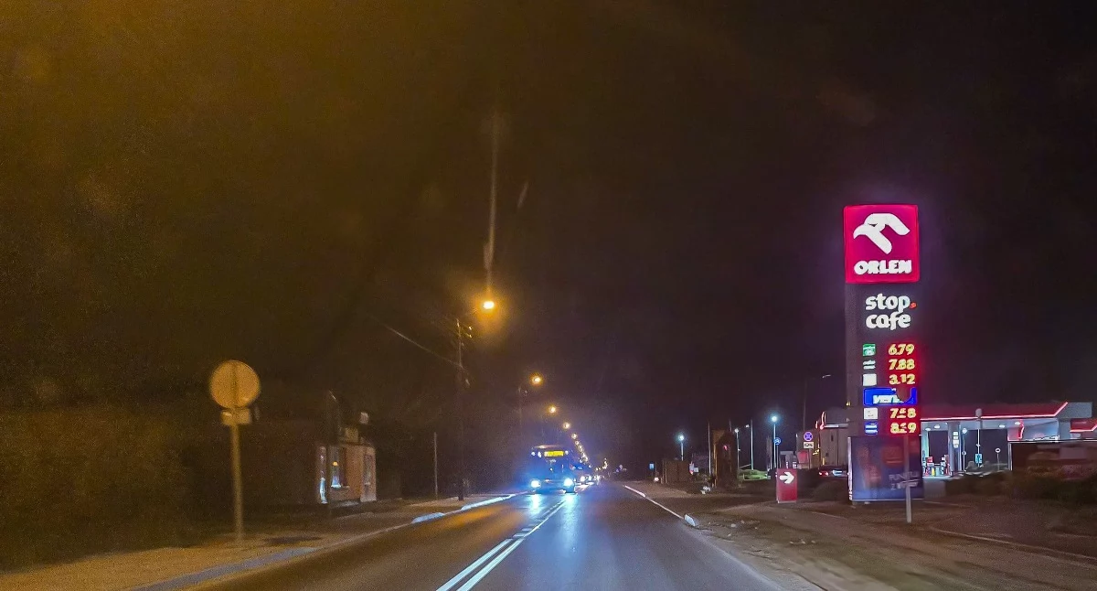 Ludzie_, Tańsze tankowanie całej Polsce ORLEN ogłosił nową promocję - zdjęcie, fotografia