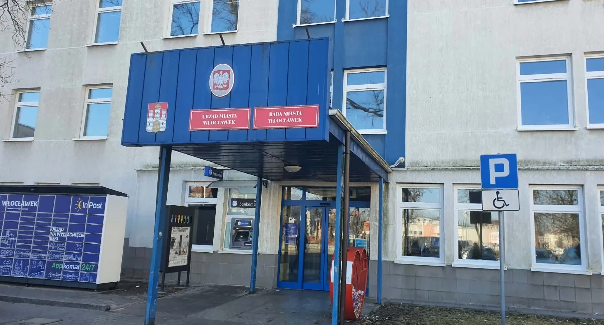 Urząd Miasta, Praca Włocławek Cztery stanowiska Urzędzie Miasta Włocławek - zdjęcie, fotografia