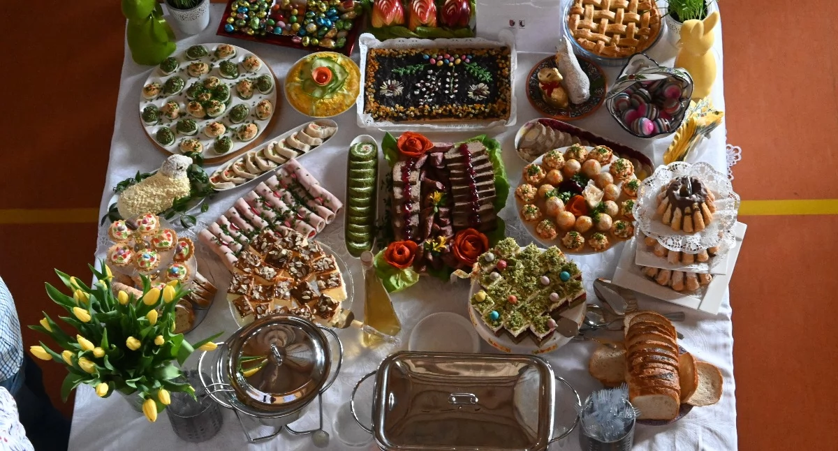 Ludzie_, Stoły Wielkanocne Kujawach Cypriance program atrakcje szczegóły wydarzenia - zdjęcie, fotografia