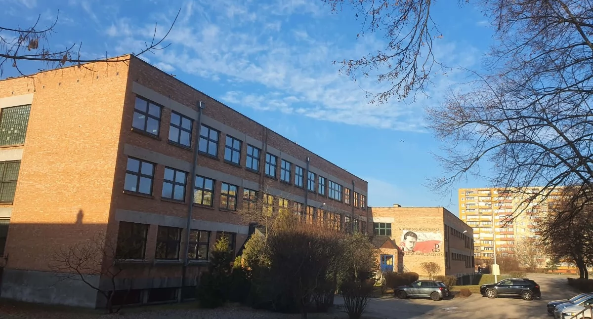 Urząd Miasta, Włocławku wrócił temat podwyżek szkołach Ratusz odpowiada - zdjęcie, fotografia