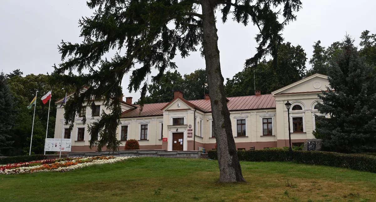 Rynek pracy, Praca Włocławek okolice urząd zatrudni kierownika - zdjęcie, fotografia