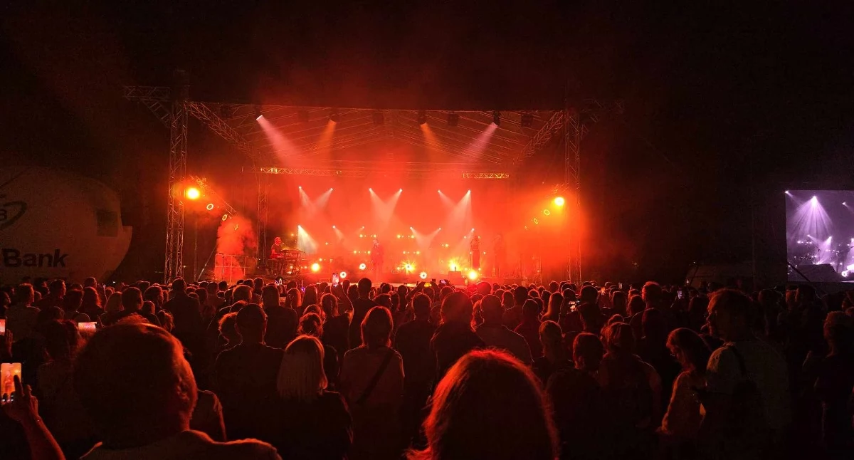 Rozrywka, Święto Żuru Young Brześć dożynki Brześć Kujawski odsłonił gwiazdy - zdjęcie, fotografia