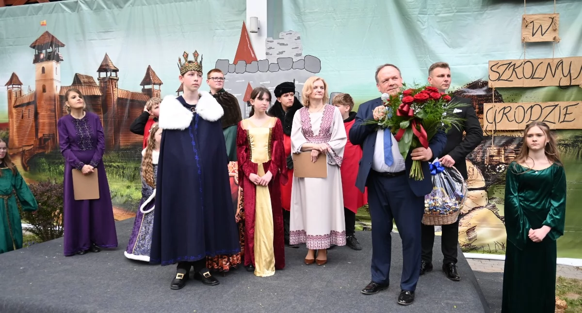Szkoły podstawowe, Wspólna praca dała efekt Lamus Szpetalu Górnym wrócił życia - zdjęcie, fotografia