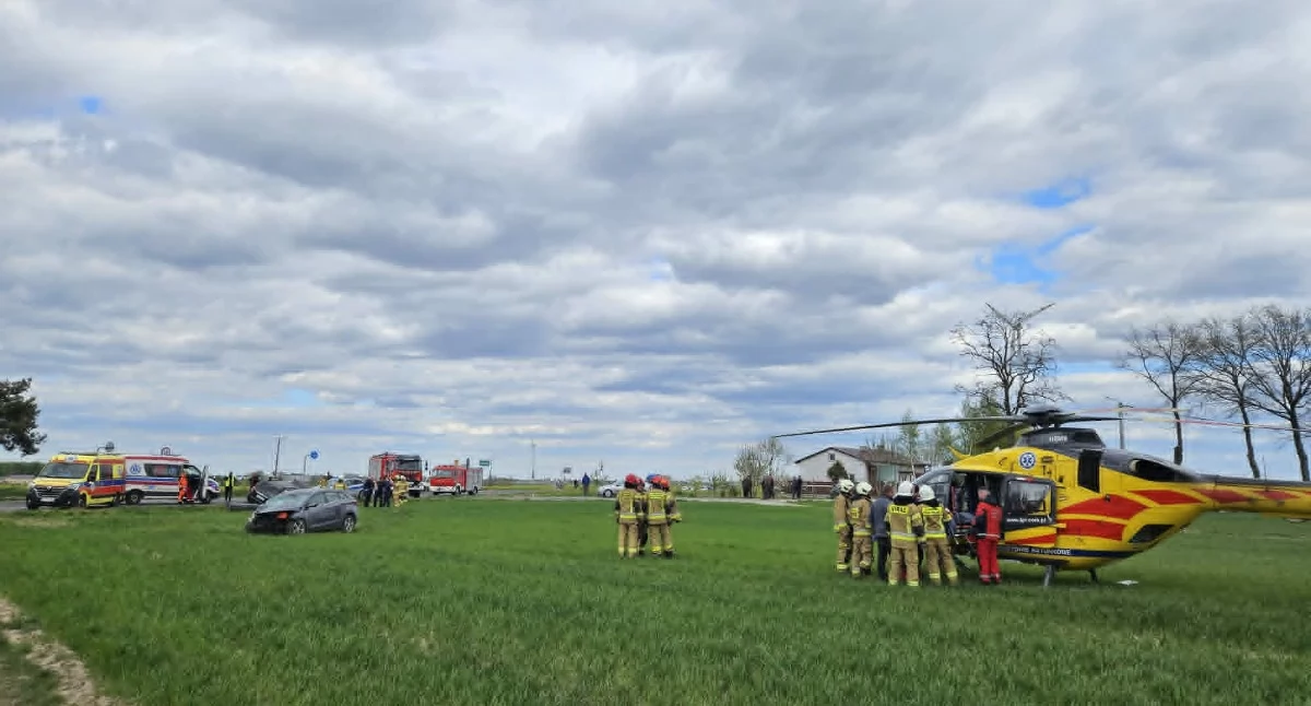 Pożary interwencje straży , Zderzenie dwóch powiecie włocławskim Pięć osób rannych akcji śmigłowiec - zdjęcie, fotografia