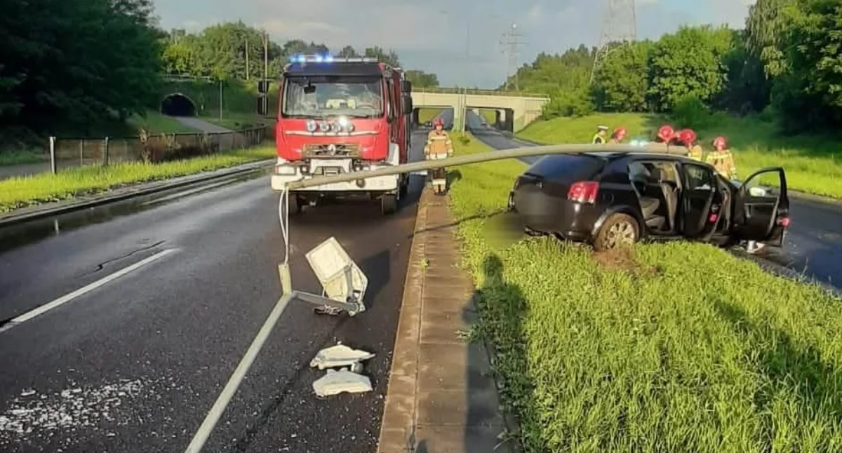 Pożary interwencje straży , Pożary samochodów wypadki silny wiatr Strażacy interweniowali Włocławku powiecie - zdjęcie, fotografia