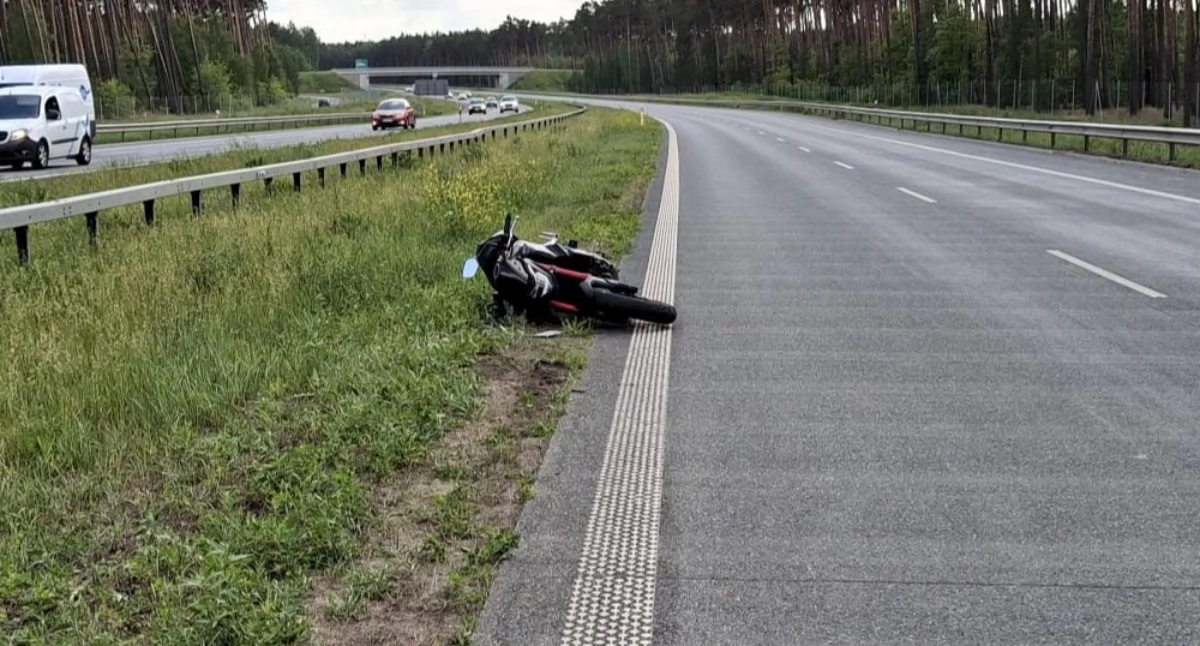 Wypadki drogowe, Motocyklista uderzył barierę latka udało uratować - zdjęcie, fotografia