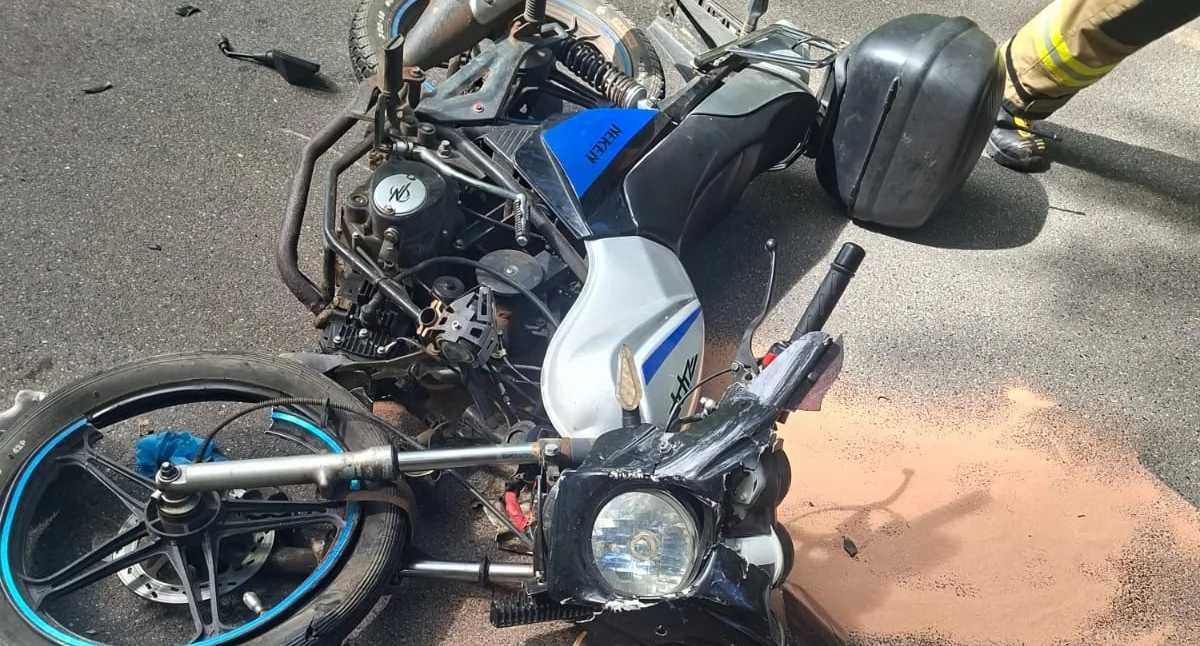 Wypadki drogowe, Wypadek Chodczu Młodzi motocykliści poszkodowani miejsce wezwano - zdjęcie, fotografia