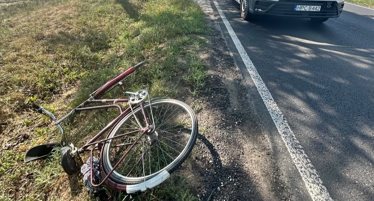 Wypadki drogowe, Śmiertelny wypadek Trzaskach letni rowerzysta zginął miejscu - zdjęcie, fotografia