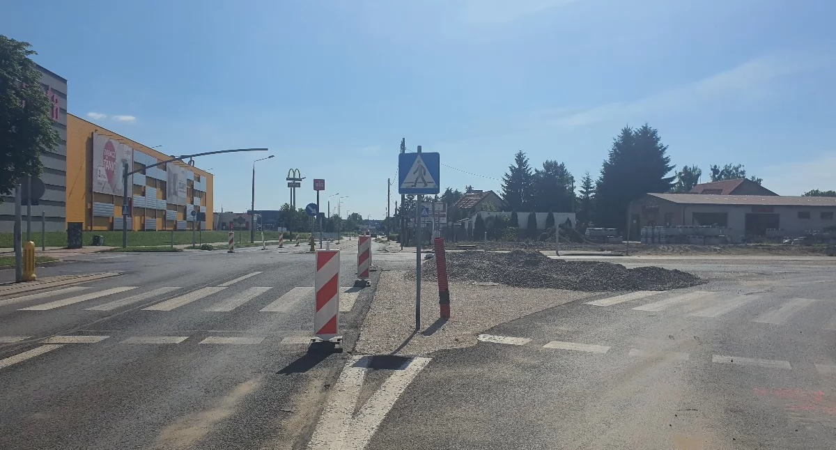 Komunikacja, Zamknięcia zmiany drogach Włocławku ruszyły objazdy przystanki - zdjęcie, fotografia