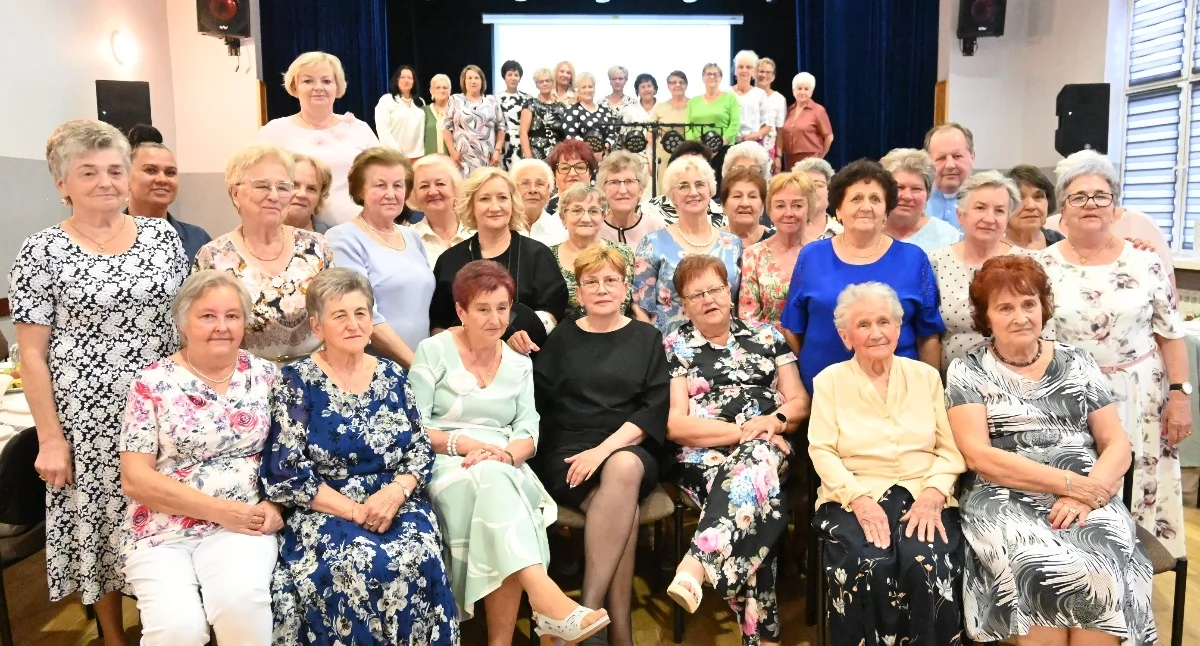 Ludzie_, Jubileusz który zostanie pamięci Uniwersytet Trzeciego Wieku Lubaniu świętował lecie - zdjęcie, fotografia