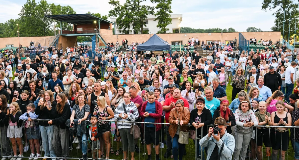 Imprezy, Piknikowa Izbica sobotę Piękni Młodzi Dawid Narożny gwiazdą Program - zdjęcie, fotografia