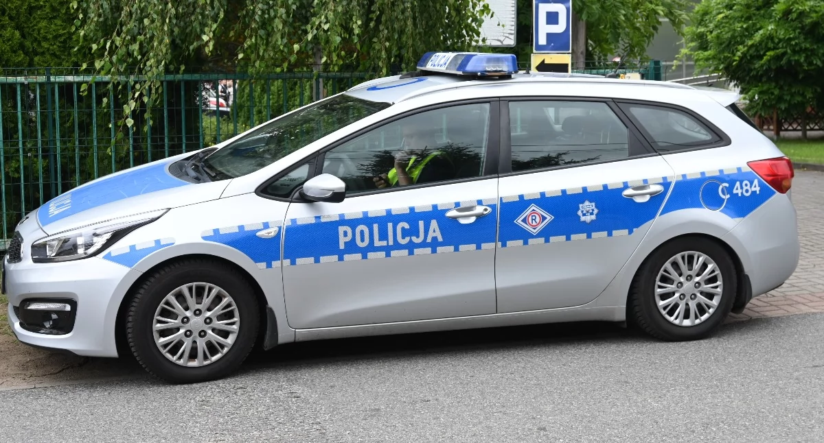 Policja - komunikaty policyjne, radiowozy spłonęły Choceniu Sprawą zajmie - zdjęcie, fotografia