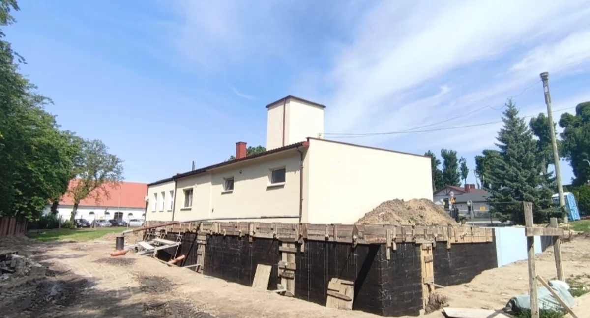 Inwestycje, Remiza Kłóbce przechodzi dużą metamorfozę ważna inwestycja mieszkańców - zdjęcie, fotografia