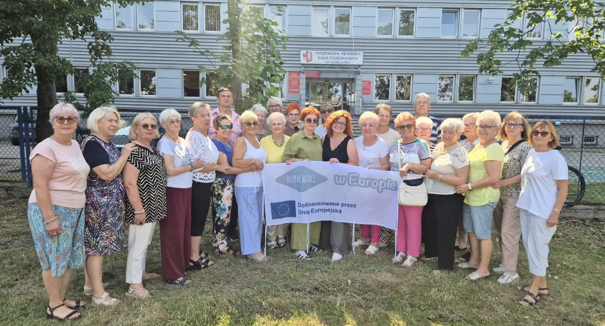 Ludzie_, Program Erasmus+ otwiera przed osobami starszymi możliwości nauki rozwoju aktywnego uczestnictwa życiu społecznym - zdjęcie, fotografia