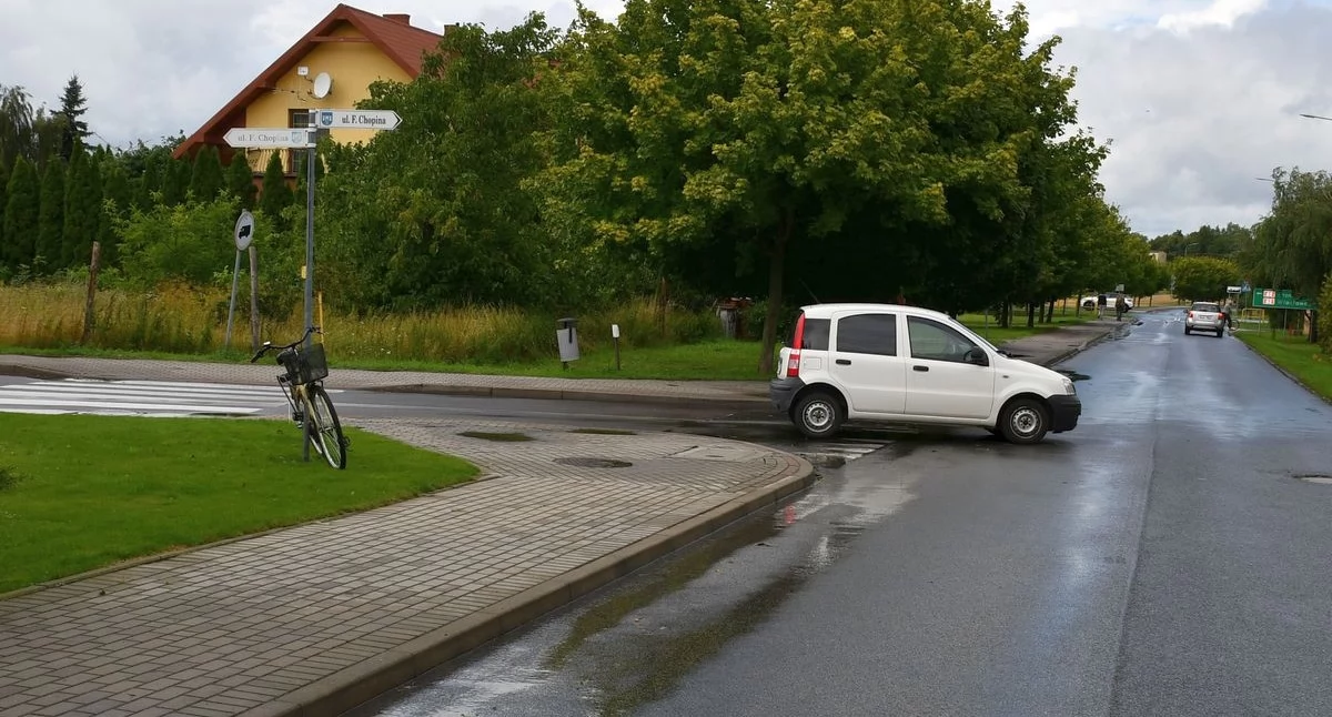 Wypadki drogowe, latka ustąpiła pierwszeństwa Rowerzystka trafiła szpitala - zdjęcie, fotografia